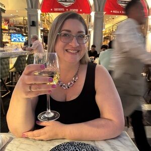 Meet your Posher, Nicole